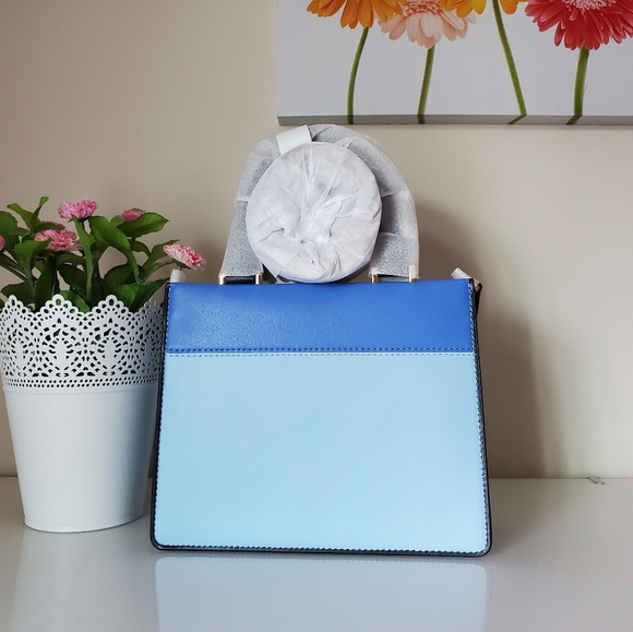 Michael Kors Tatiana Medium Messenger - Picture 5 of 14